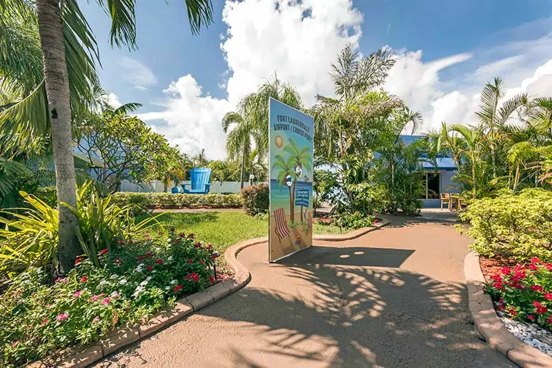 Hotel With Tropical Patio